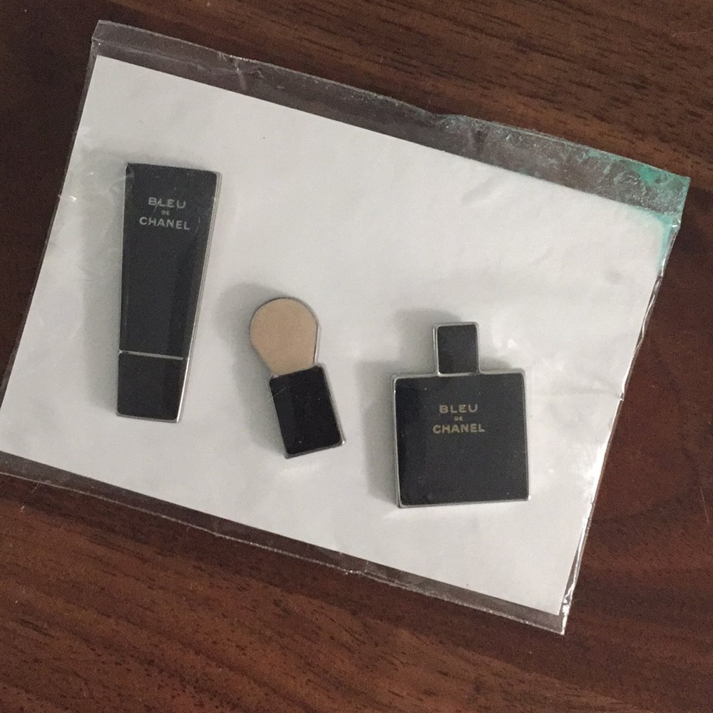 3  Chanel pins